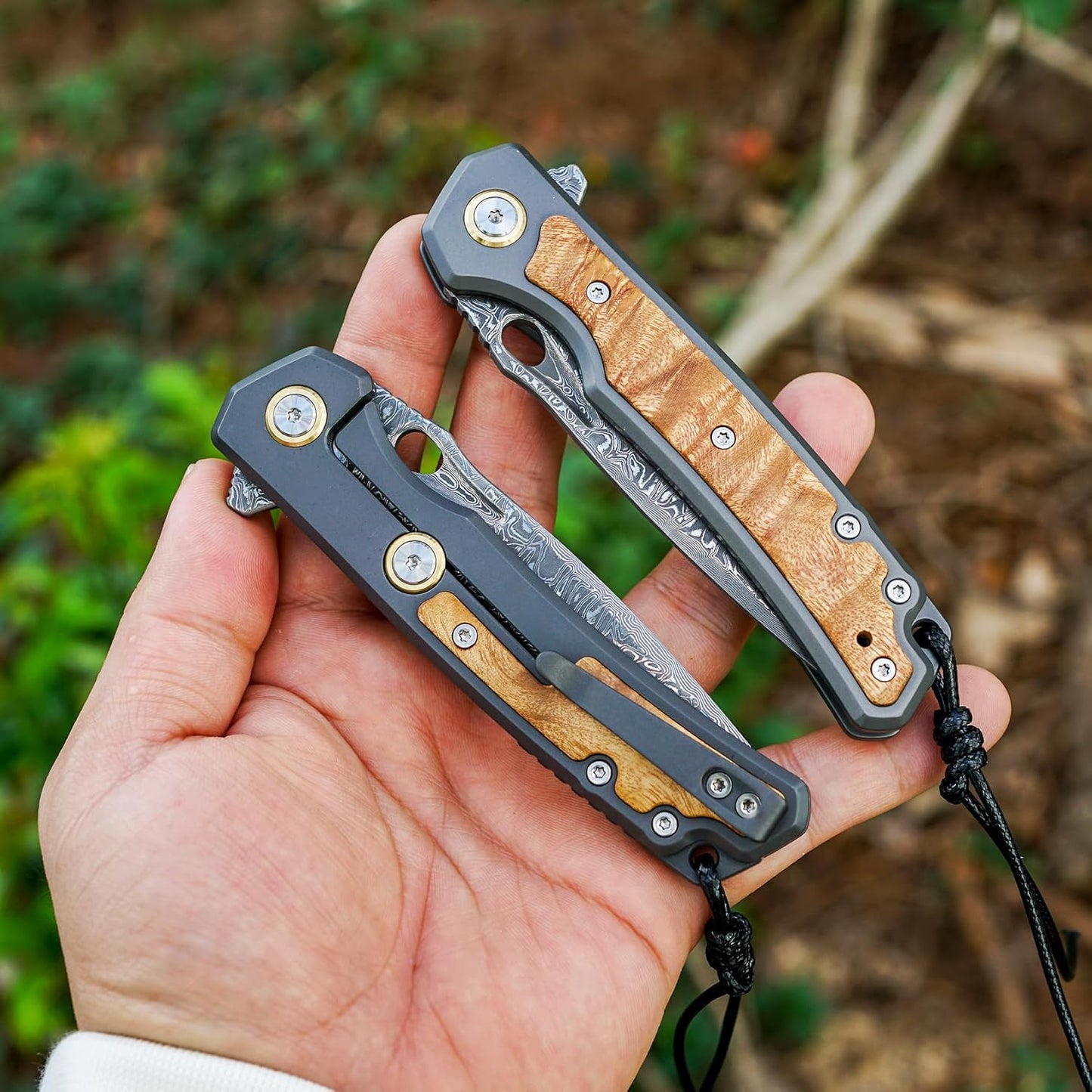 Maple Wood Inlay 3.46" Damascus Pocket Knife