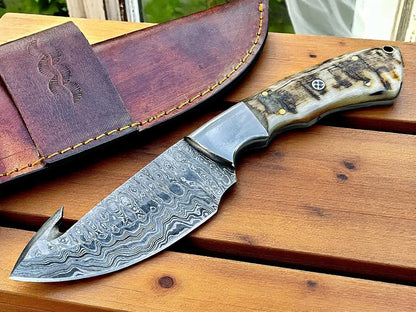 Ram Horn Handle 9.1" Damascus Hunting Knife
