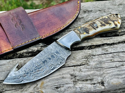 Ram Horn Handle 9.1" Damascus Hunting Knife